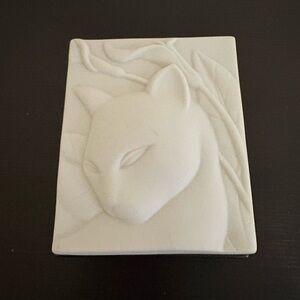 Vintage Hallmark Crowning Touch Bisque porcelain cat trinket box. Preowned.